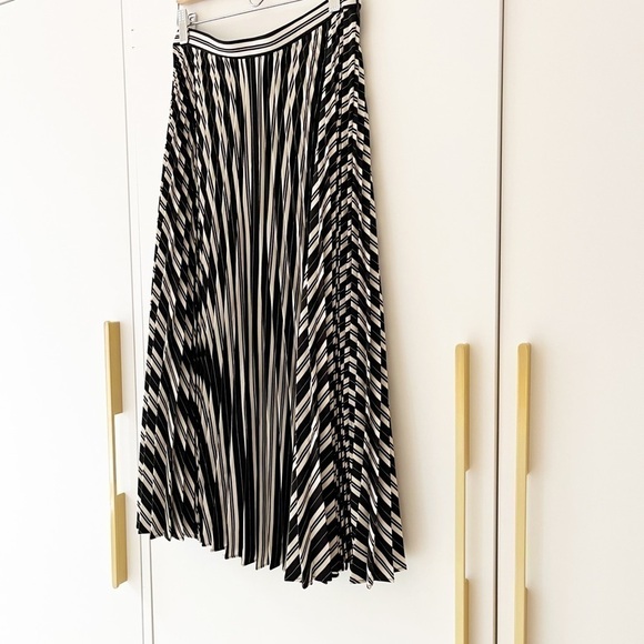 Bnwot Club Monaco Annina Pleated Skirt - Picture 5 of 14